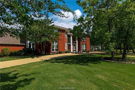 1016 Muirfield Village College Station, TX 77845-8936