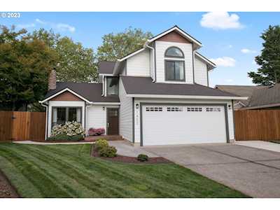 1403 SE 159th AVE Vancouver, WA 98683
