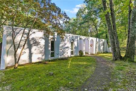 230 Six Rod Hwy Hamden, CT 06518