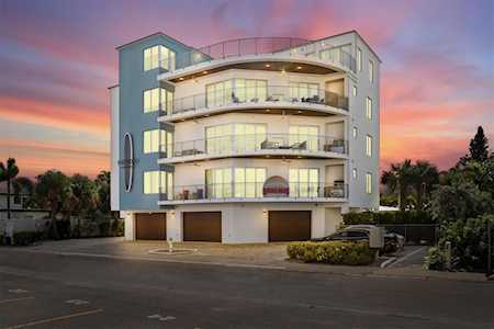 1140 Seaside Dr #301 Sarasota, FL 34242