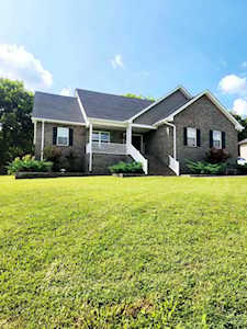 125 Mockingbird Ln Hartsville, TN 37074