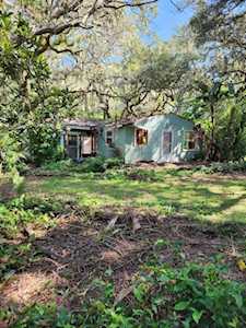 132 Terrace Rd Tarpon Springs, FL 34689