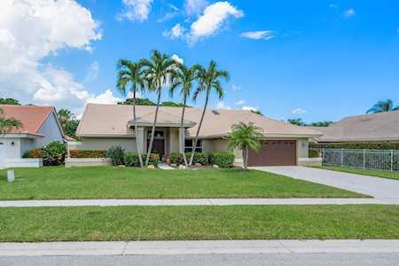 5954 Wedgewood Village Circle Lake Worth, FL 33463
