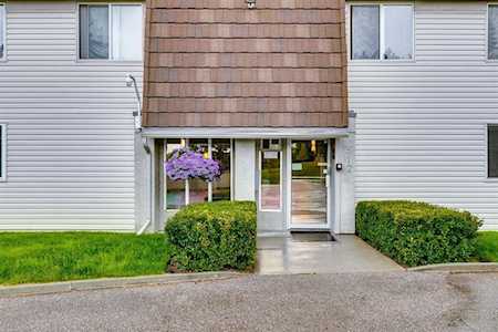 512 Cedar Crescent SW #102 Calgary, AB T3C 2Y8