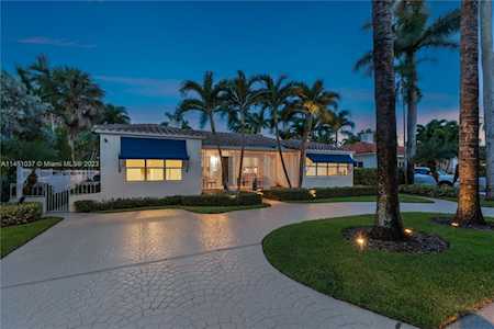 7611 Miami View Dr North Bay Village, FL 33141