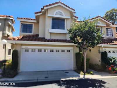356 Turin St Oak Park, CA 91377