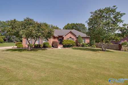 3015 Tantallon Drive Owens Cross Roads, AL 35763