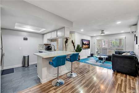 327 Chestnut Ave #104 Long Beach, CA 90802