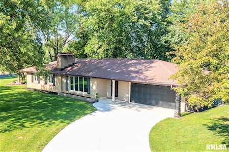 104 Country Club Dr Pekin, IL 61554