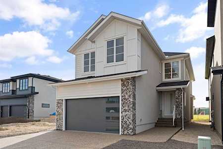 60 Coulee Crescent SW Calgary, AB T3H 4C2