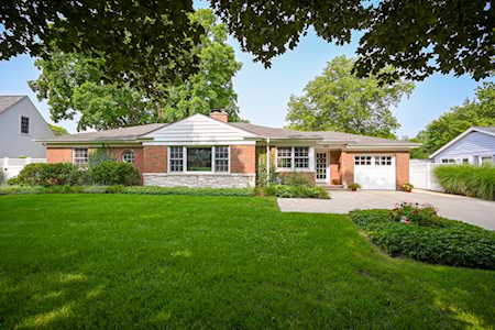 818 Gamon Rd Wheaton, IL 60189