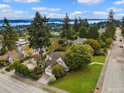 6850 50th Ave NE Seattle, WA 98115