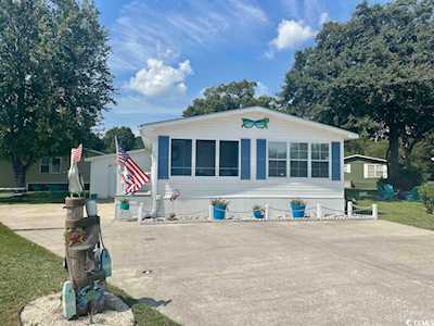 523 Sandpebble Dr. Surfside Beach, SC 29575