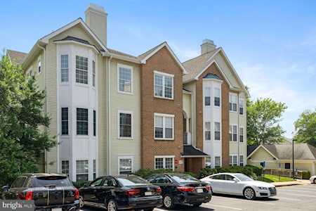 4139 Fountainside Ln #301 Fairfax, VA 22030
