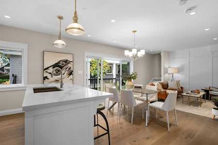 5860 Alma Street Vancouver, BC V6N 1Y4