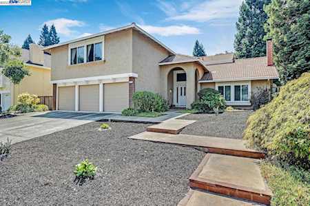 495 Chaucer Cir San Ramon, CA 94583