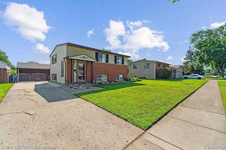 6710 Caribou St Westland, MI 48185