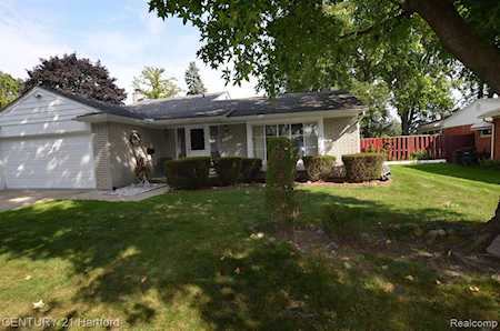 37120 Sunnydale St Livonia, MI 48154