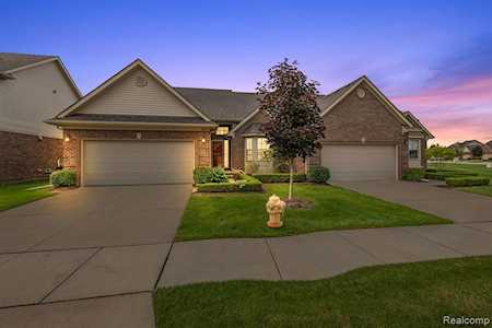 20870 Belclare Dr Macomb, MI 48044