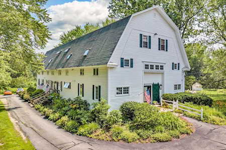 2 Farmhouse Ln #6 Wolfeboro, NH 03894