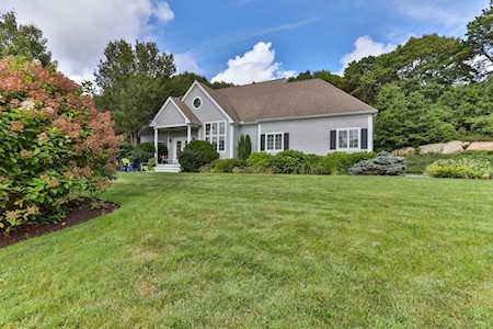137 Cairn Ridge Rd Falmouth, MA 02536