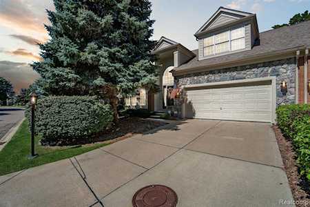 39724 Dun Rovin Dr Northville Twp, MI 48168