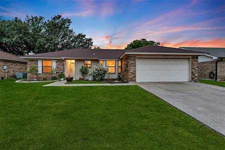 404 Palo Duro Circle Saginaw, TX 76179