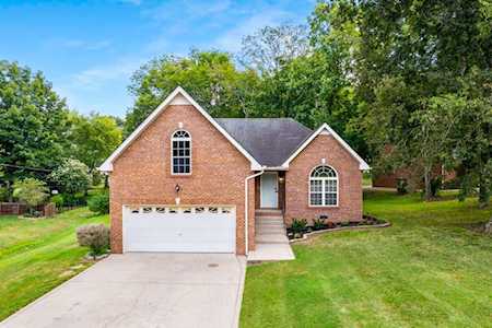 1041 Burnham Dr S Hendersonville, TN 37075
