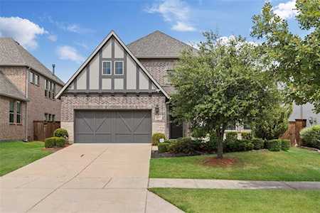 662 Thoroughbred Avenue Frisco, TX 75036