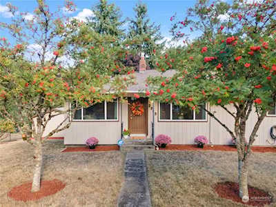 2949 Harris Rd Port Orchard, WA 98366