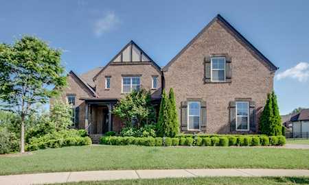5012 Perth Ct Spring Hill, TN 37174