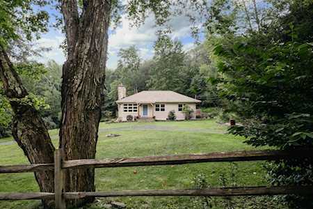 343 Upper Cherrytown Rd Kerhonkson, NY 12446