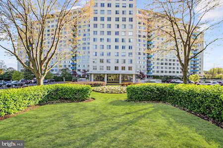 10500 Rockville Pike #1221 Rockville, MD 20852