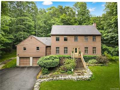 5 Storm Haven Rd Highland Mills, NY 10930