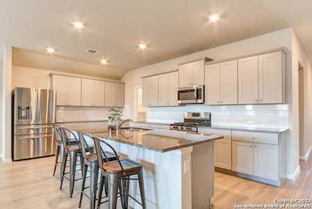 5438 Black Walnut Bulverde, TX 78163