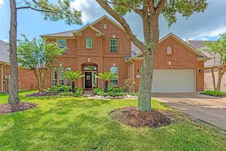 5204 Hidden Brook Ln League City, TX 77573