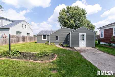 218 2nd St Colona, IL 61241