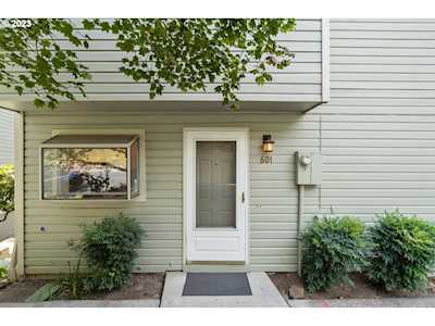 3433 Mcnary PKWY #601 Lake Oswego, OR 97035