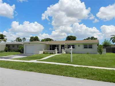 1811 NW 88th Way Pembroke Pines, FL 33024