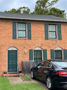 613 Thomas Nelson Dr Virginia Beach, VA 23452
