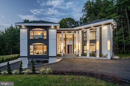 893 Georgetown Ridge Ct Mclean, VA 22102