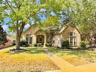 2301 Mermaid Circle Rowlett, TX 75088