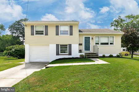 4 Plymouth Dr Marlton, NJ 08053