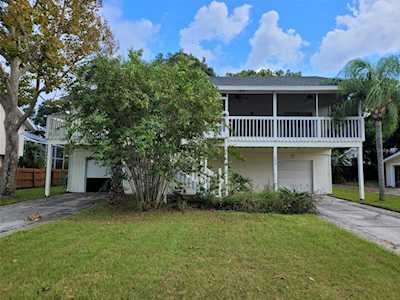 308 Lagoon Dr Palm Harbor, FL 34683