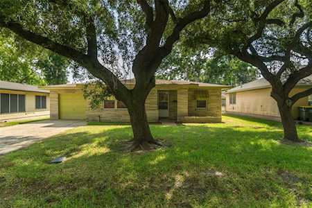 2029 N Galveston Ave Pearland, TX 77581