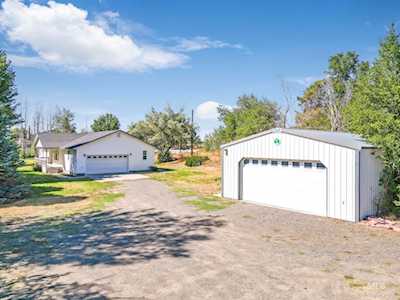 407 Golf Course Rd Jerome, ID 83338