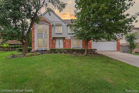 24870 Portsmouth Ave Ave Novi, MI 48374