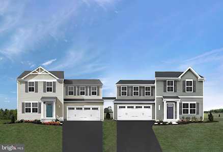 2552 Raeann Dr Greencastle, PA 17225