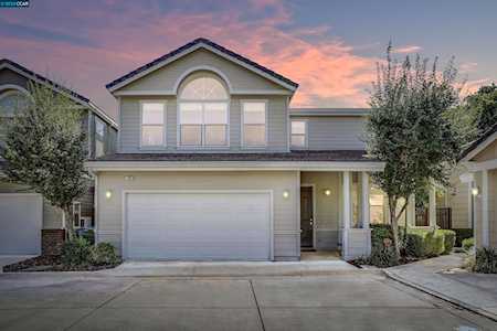 18 Oak Gate Pl Pleasant Hill, CA 94523