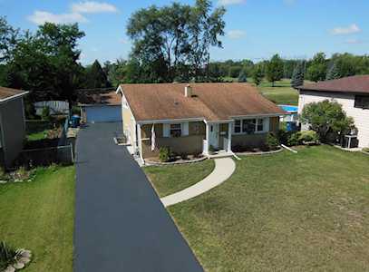 906 N Fischer Dr Addison, IL 60101
